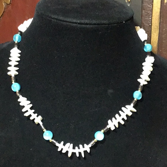 White Shell, Blue Optic Bead, Hematite Accent Stone Necklace 18“L EVC - Picture 3 of 9